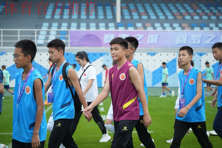 相约唐山南湖城市足球广场 第七届“冀萌杯”青少年足球赛燃情开赛